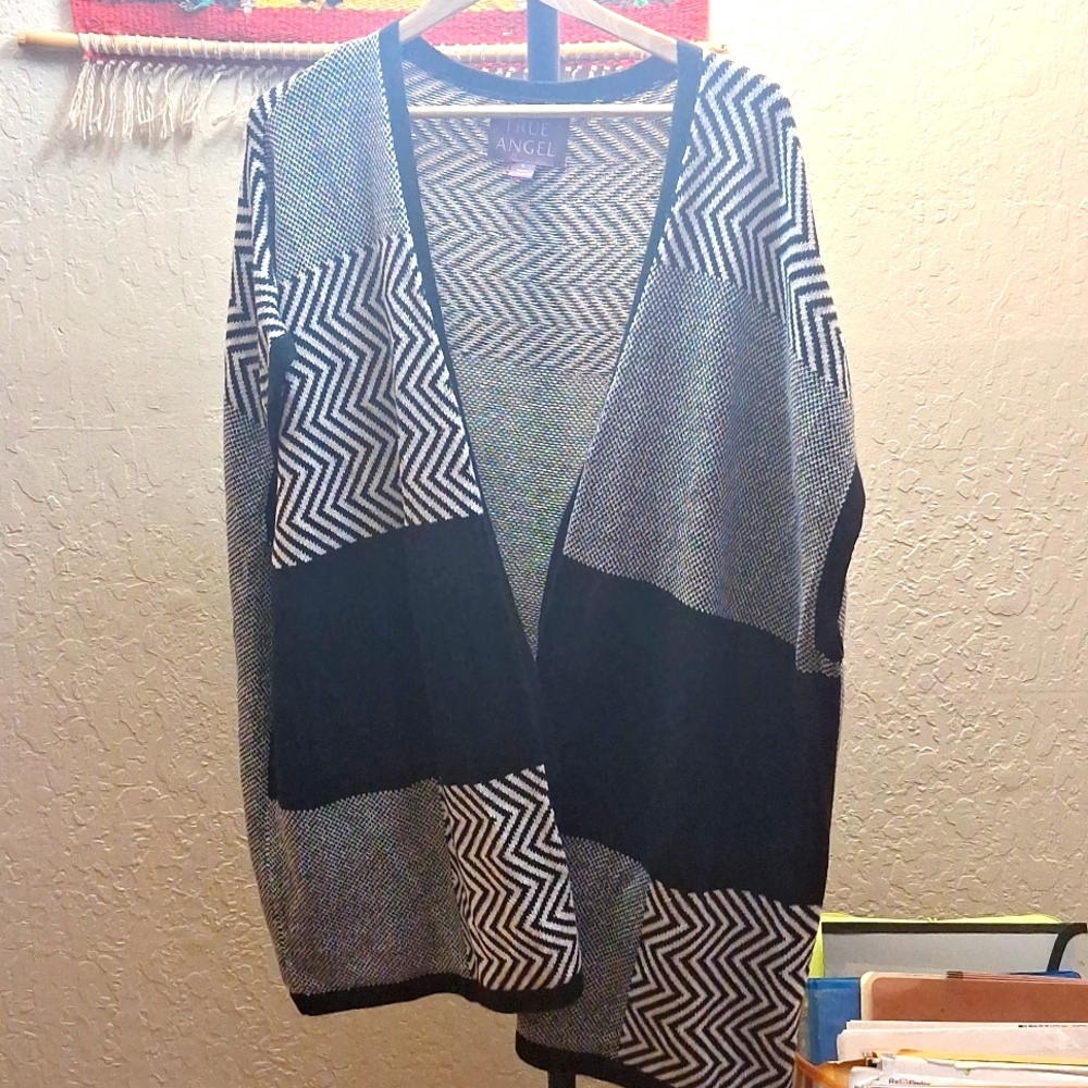 Shawl sweater